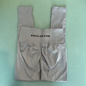 Swolegang scrunch bum leggings